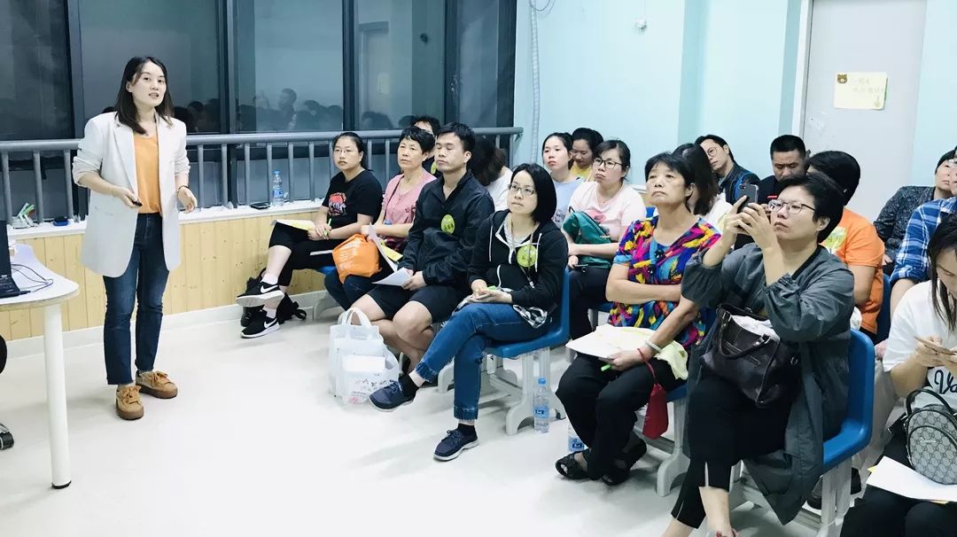 第四届芒果熊公益跳绳课正在进行中